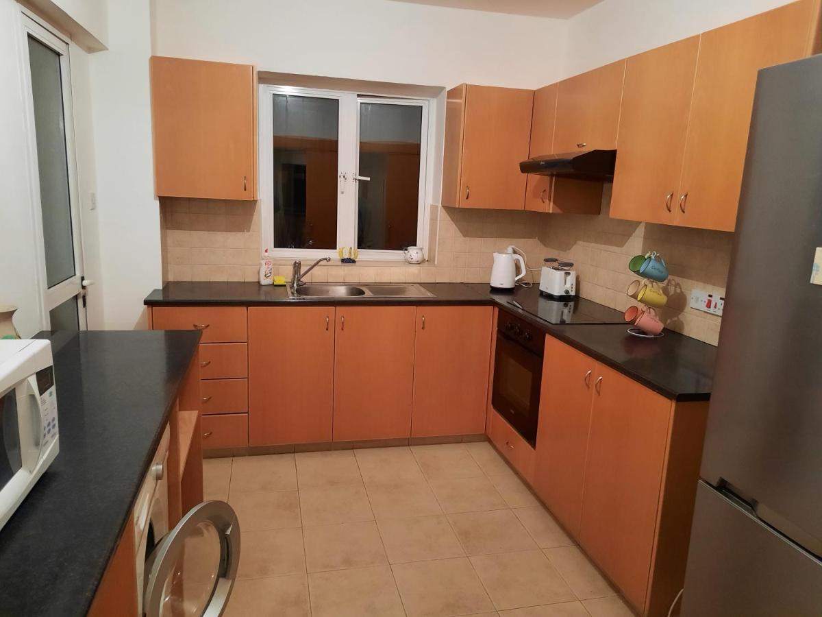 Large Apt 2 Bedrooms Sea View & 2 Balconies Ларнака Экстерьер фото